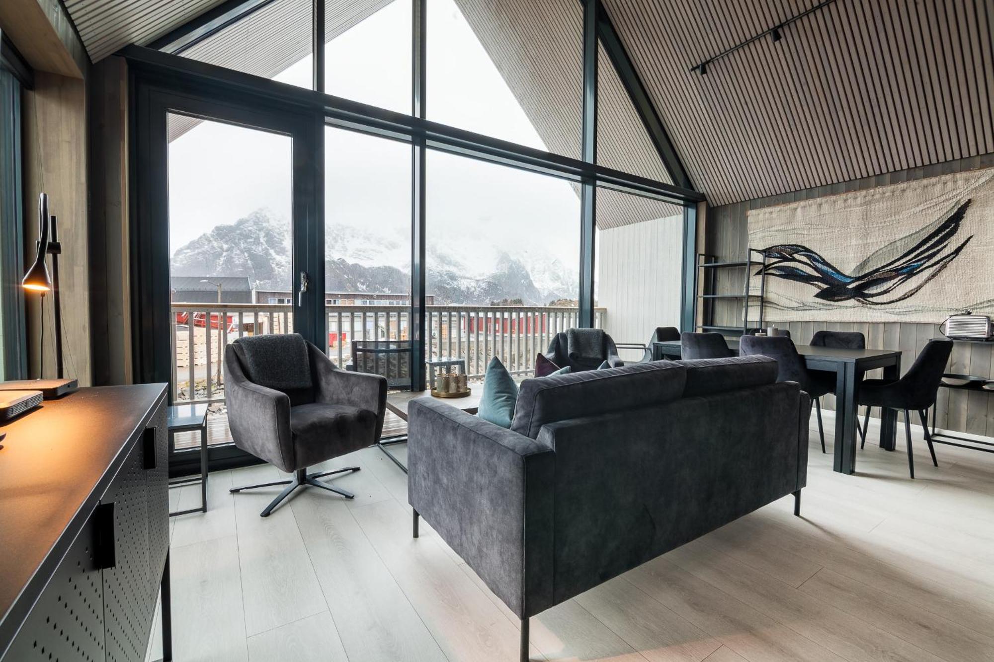 Attraktiv Leilighet Pa Kaikanten I Henningsvaer Henningsvær Exterior foto